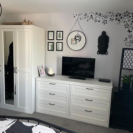 Cosy Home From Home With Private Bathroom - Free Parking Cardiff Luaran gambar